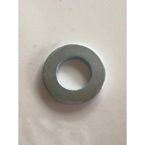 Flad standard skive til 8 mm gevind. 8,5 x 16 x 1,6 mm