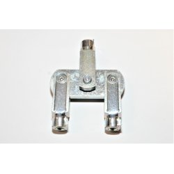 Samleplade til bremsekabler. M�l : B. 30 mm. L. 95 mm. med 3 stk � 8,5 mm huller