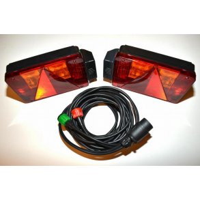 Radex Komplet lygte sæt, model 5901 med udbygget nr.pladelys. Lev. med pærer og 2 x 6 m kablel,multistik til lygterne,. 7 polet stik til bilen.